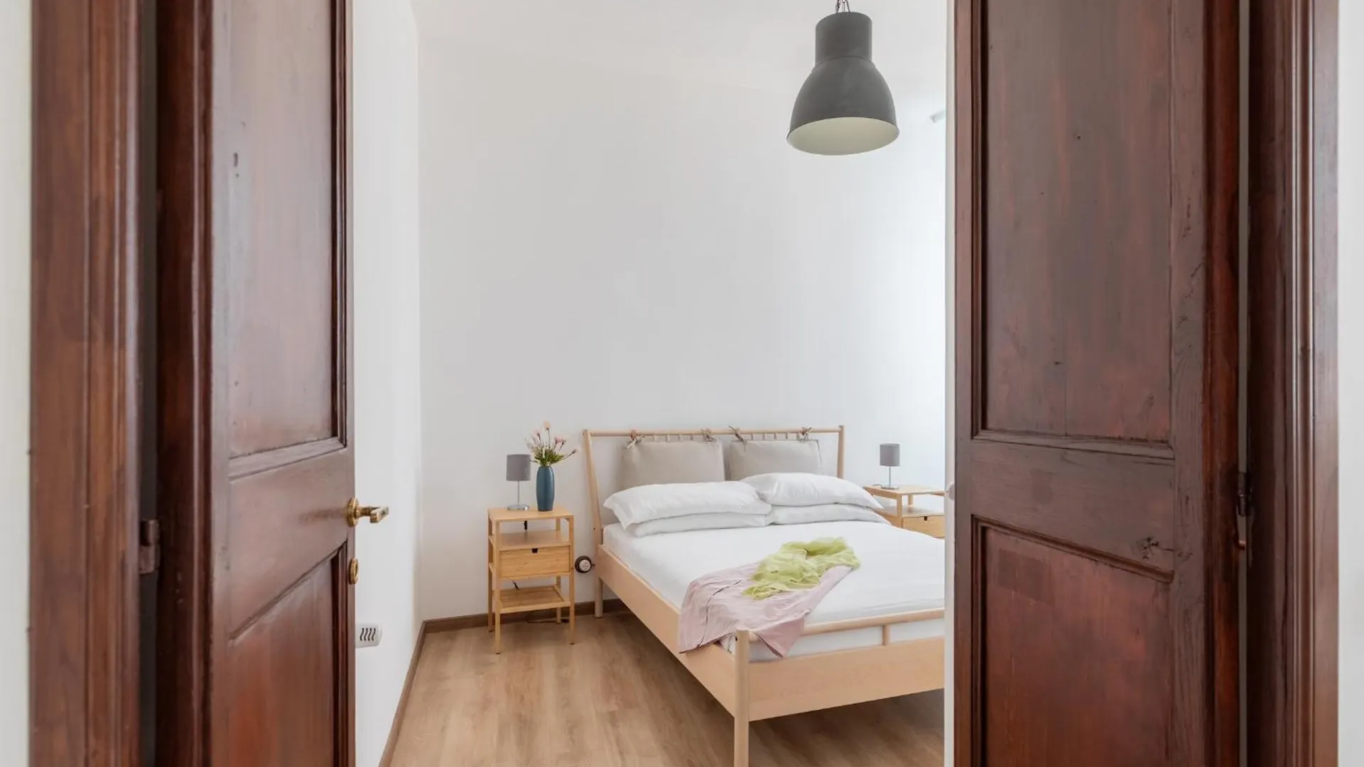 Iflat Bright Brand New 3-Bedroom Apt In Monti Rom 0*,