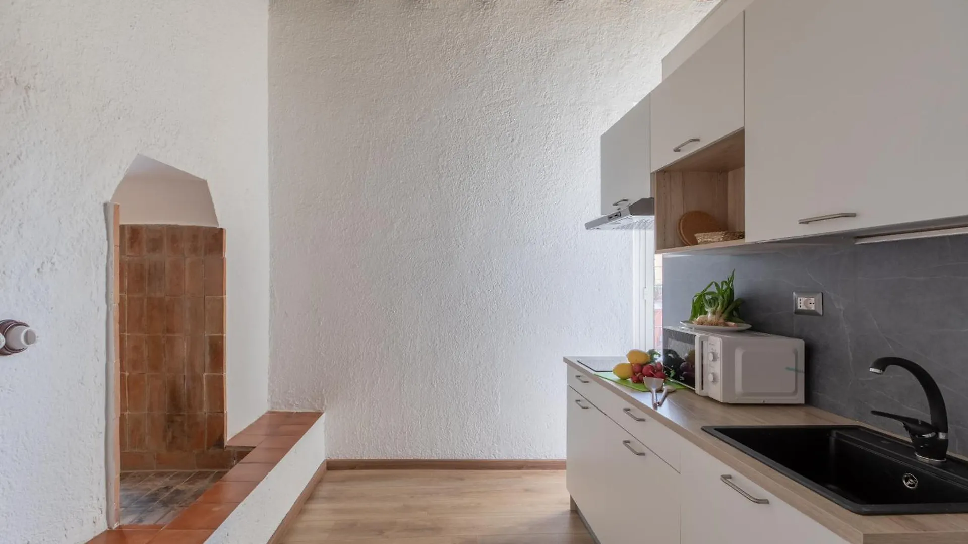 Iflat Bright Brand New 3-Bedroom Apt In Monti Rom 0*,